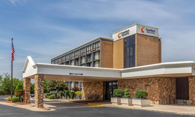Danville Hotel | Comfort Inn & Suites near Danville Mall