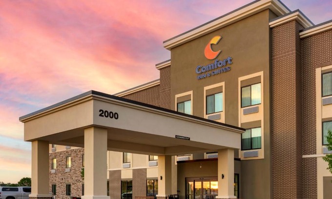Mankato Hotel | Comfort Inn & Suites North Mankato