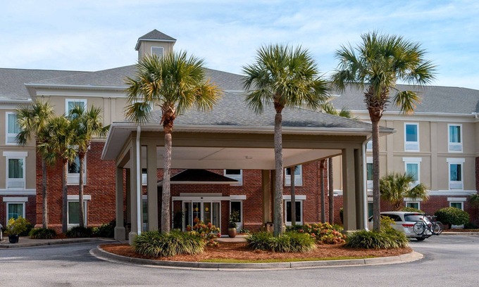 Charleston Hotel | Comfort Inn & Suites Patriots Point