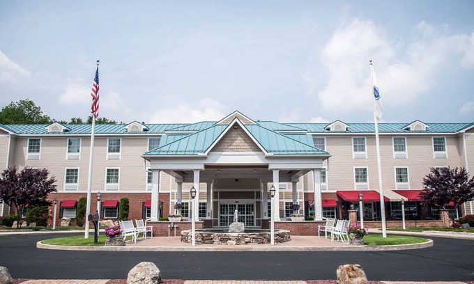 Sturbridge Hotel | Comfort Inn & Suites Sturbridge - Brimfield