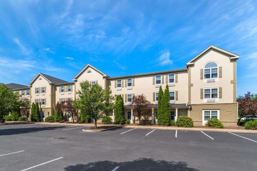 Hadley Hotel | Comfort Inn & Suites