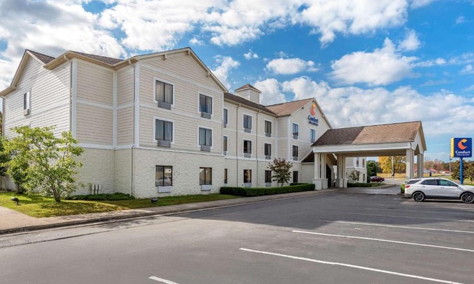Farmers Hotel | Comfort Inn & Suites