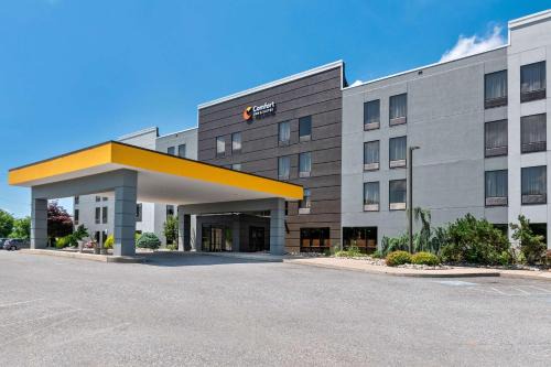 Emigsville Hotel | Comfort Inn & Suites York North