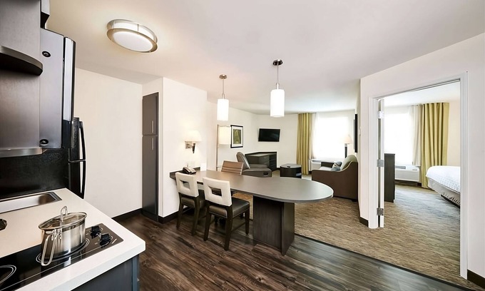 Mount Laurel Hotel | Comfort Meets Affordability! Free Parking, Pets Allowed, Near Laurel Acres