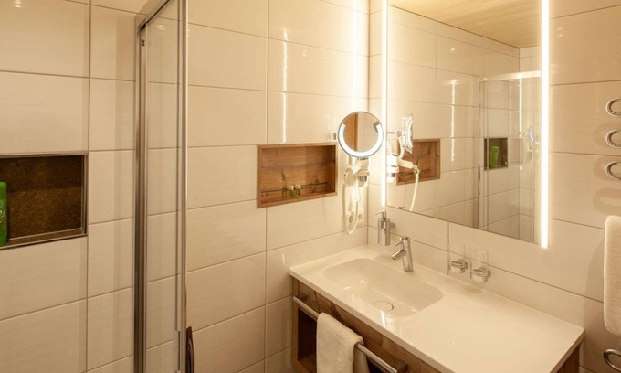 Damuels House | Comfort single room - Hotel Restaurant Alpenblume