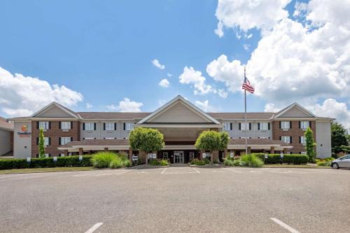 Berlin Hotel | Comfort Suites Hotel and Conference Center