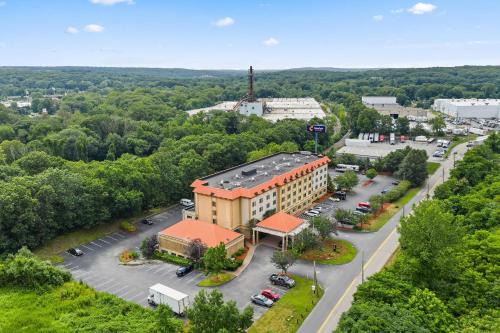 Yantic Hotel | Comfort Suites Near Casinos
