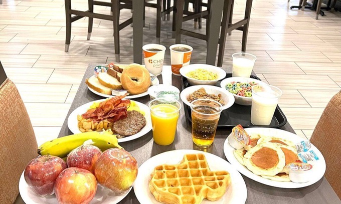 Barker Hotel | Comfort Suites Near Sam Houston Race Park