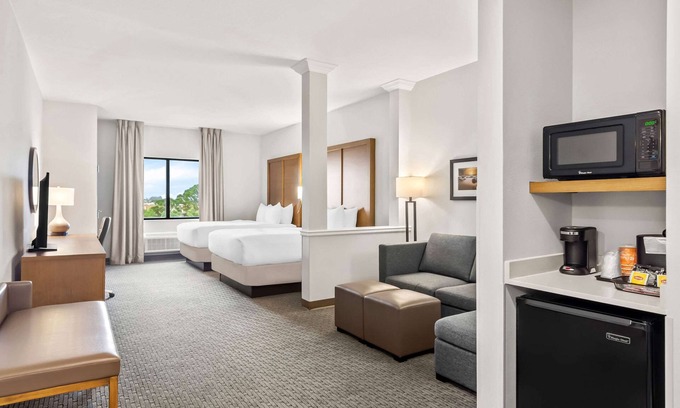 Stuart Hotel | Comfort Suites Stuart - Hutchinson Island