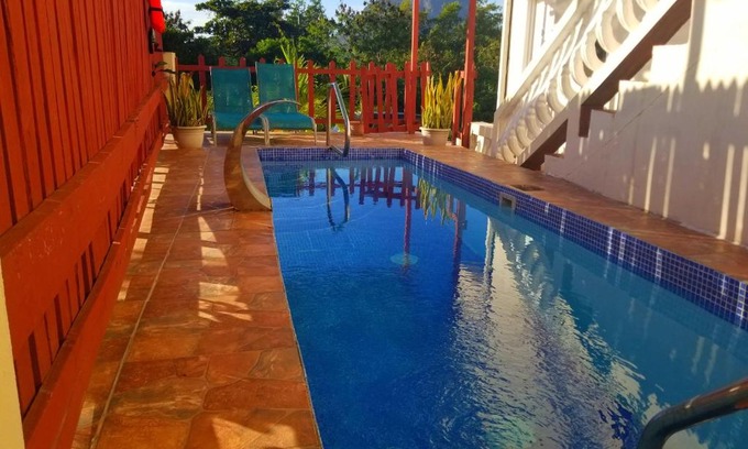 La Fargue Apartment | Comfort Suites Three Bedroom Apartment
