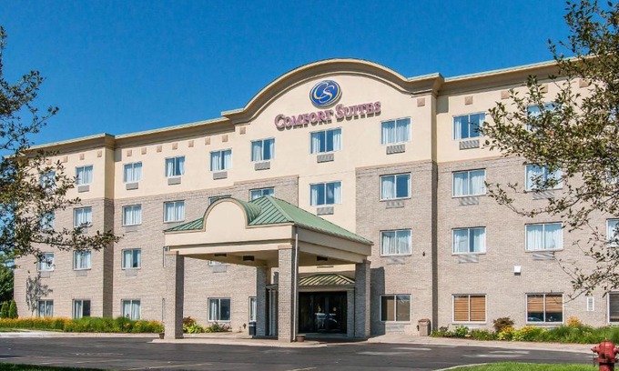 Wixom Hotel | Comfort Suites
