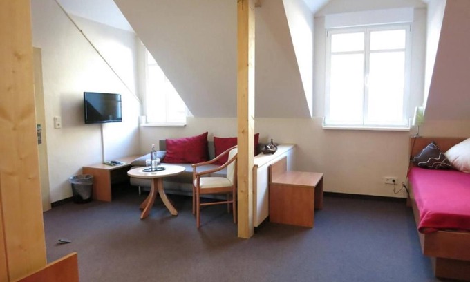 Burgschwalbach Bed & Breakfast | Comfort triple room 4 (room 4) - Gästehaus Auszeit