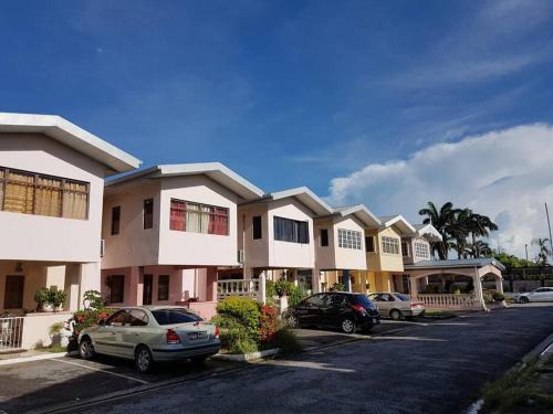 Valsayn House | Comfortable 3 Bedroom Townhouse great location
