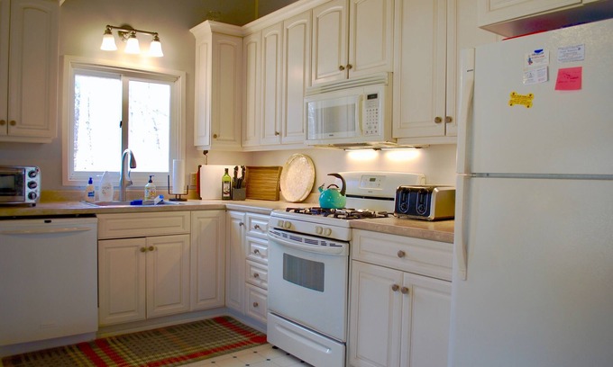 Birch Hill House | Comfortable and contemporary 3 Bed, 2 bath home in a great location.