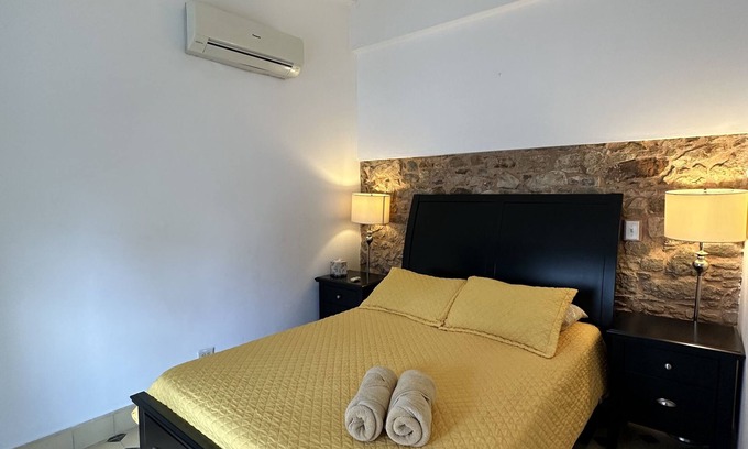 Santa Ana House | Comfortable Casco Viejo Apt with Prime Location