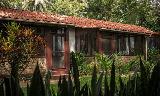 Negroman Resort | Comfortable Casita w/Private Bath, Screened Porch, & A/C - Near Treehouse Bar