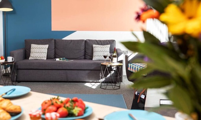 Lancaster Apartment | Comfortable City Apartment *Free Parking* Bridge Square Apartments