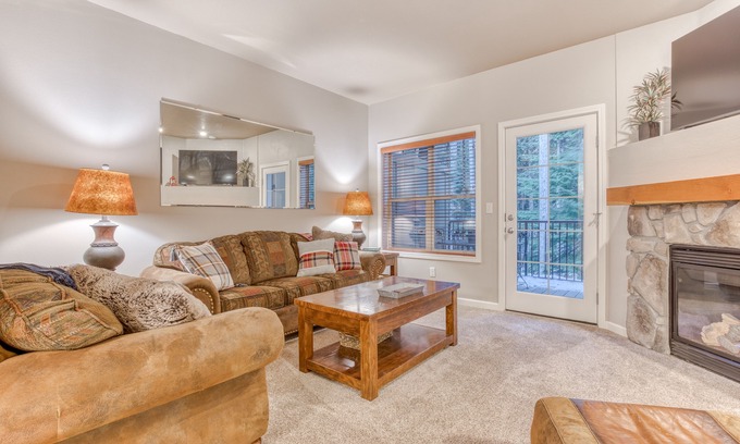 Government Camp Condo | Comfortable condo with fireplace, heated pool, hot tub, balcony & full kitchen