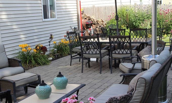 Willard House | Comfortable cottage style home. Family friendly. Sleeps six.