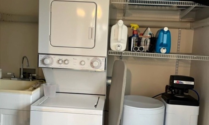 Holly Apartment | Comfortable furnished 2-bedroom apartment