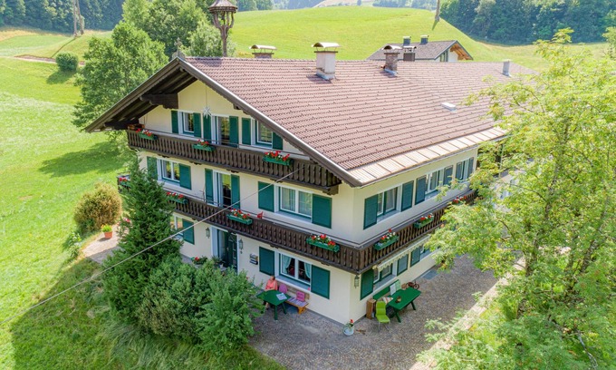 Itter Apartment | Comfortable holiday apartment, 1.2 km to the ski lift