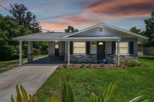 Dade City House | Comfortable Home in Dade City!
