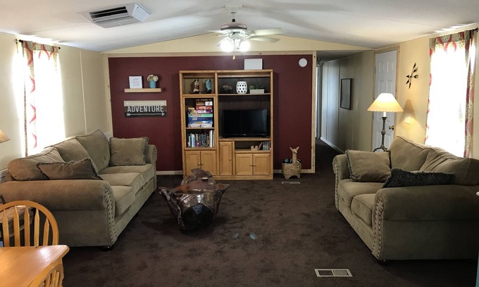 Farmington House | Comfortable Home on the Mesa
