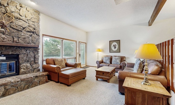Fall River Estates Condo | Comfortable home with breathtaking mountain views and high-speed WiFi