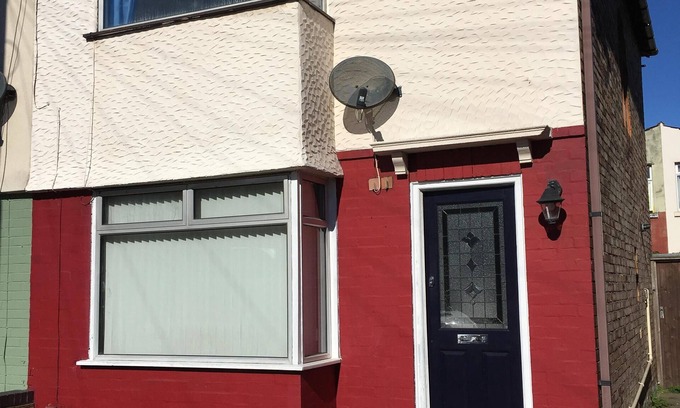 Seaforth House | Comfortable house - Close to city centre - Ideal for football and attractions