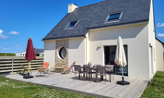 Plouescat House | Comfortable house ideally located near beaches and GR34