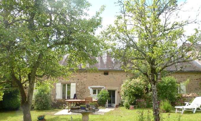 Blismes House | Comfortable house tastefully renovated