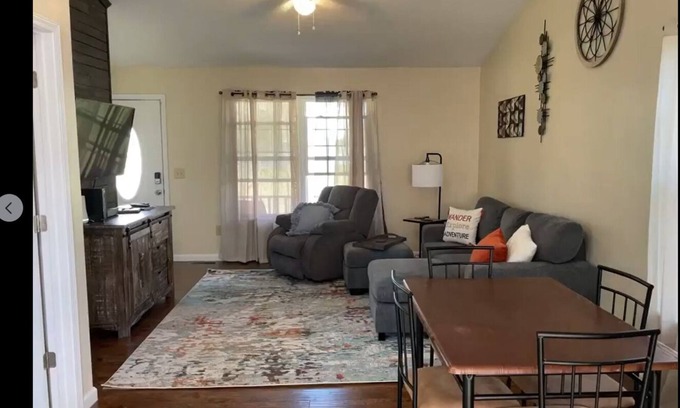 Johnson City House | Comfortable house in Johnson City