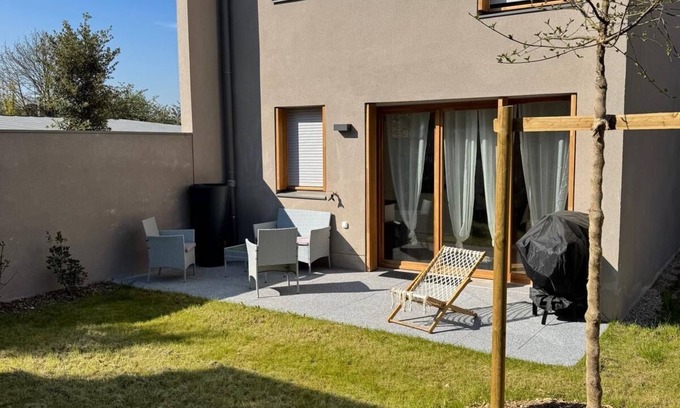 Arpajon House | Comfortable house with garden 35 minutes from Paris