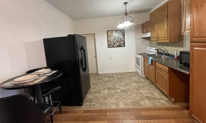 Port Allen House | Comfortable Mid City 2 bedroom get away