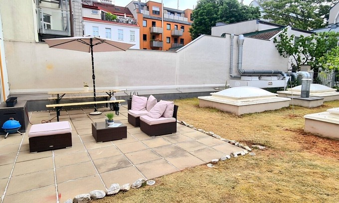 Rudolfsheim-Funfhaus Apartment | Comfortable,Modern Apartment Near Subway with Inner Garden-Märzstraße Apartments