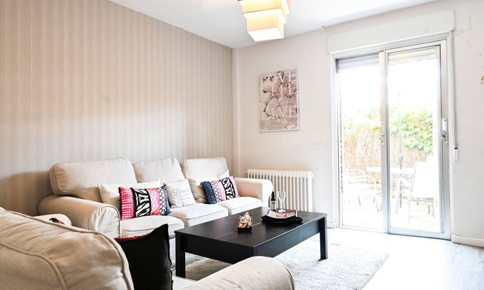 Alameda de Osuna Apartment | Comfortable one bedroom apartment