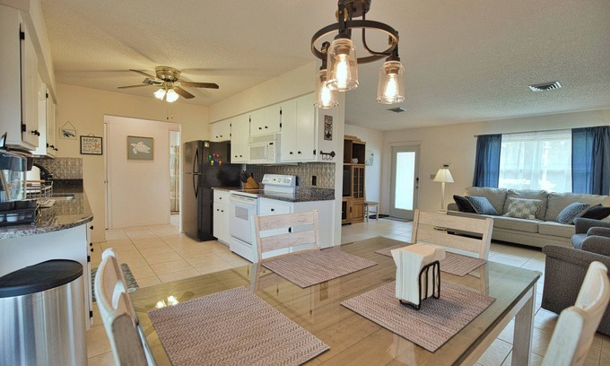 Englewood East House | Comfortable, Quiet Beach Retreat