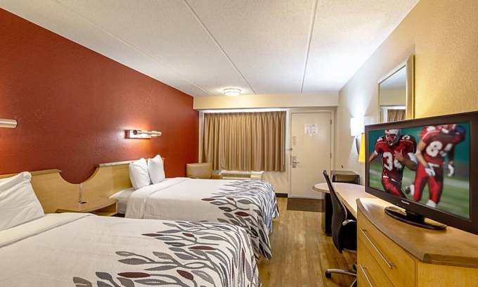 North Canton House | Comfortable Room Near Pro Football Hall of Fame, Just a 9 Min Drive Away