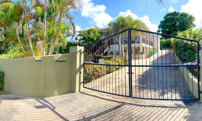 Merlin Bay Villa | Comfortable, safe, breezy apartment set in gated garden, near Holetown & beaches