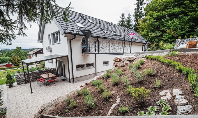 Preddvor Apartment | Comfortable two bedroom apartment Rozalija