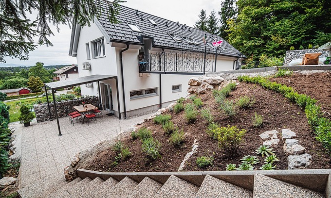 Preddvor Apartment | Comfortable two bedroom apartment Rozalija