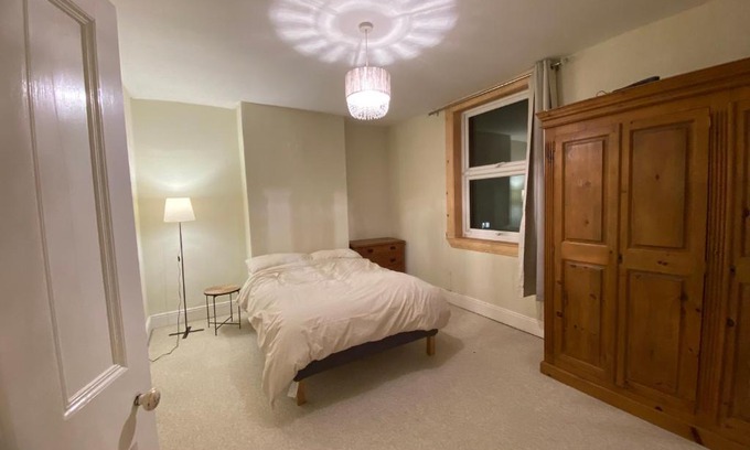Harborne House | Comfortable Victorian Home