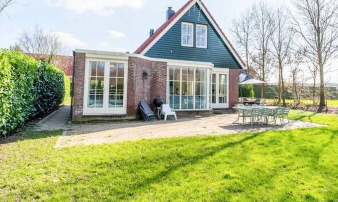 Zeewolde Villa | comfortable villa accommodate for 8 people,40 min to Amsterdam.