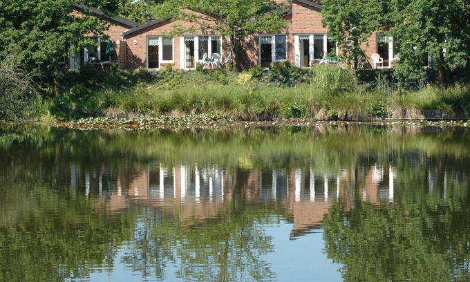 Friedeburg House | Comfortably furnished apartments, barrier-free with a large terrace on the lake