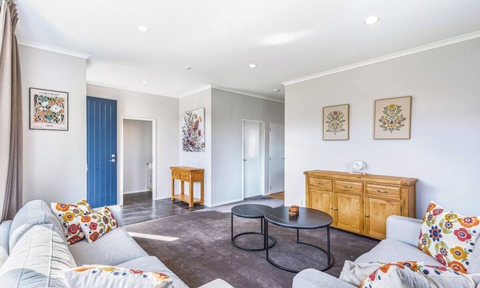 Greenlane - Ellerslie House | Comfy 4BR Home w/Mt. Wellington View Zodiak Stays