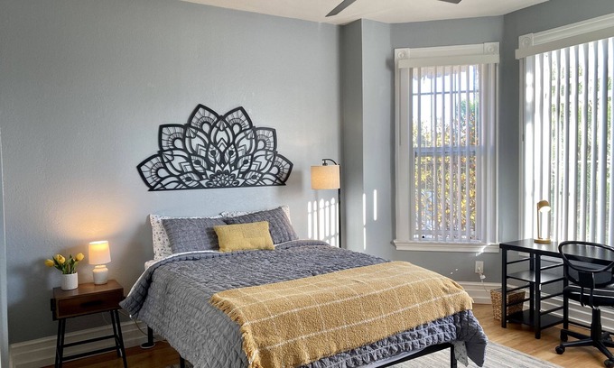 Los Angeles House | Comfy and Luxury, 5 mins from USC, Banc Cal Stadium and The Coliseum