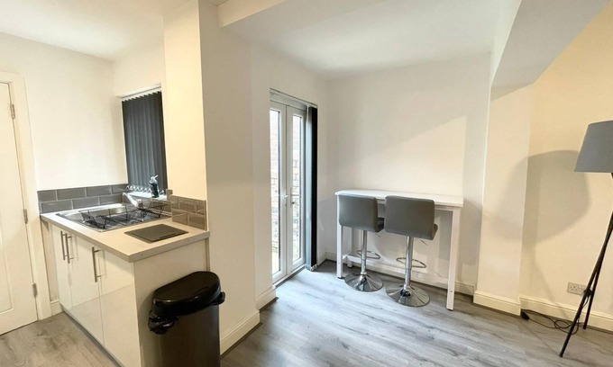 Birkenhead House | COMFY BEDS – EMERGENCY HOUSE