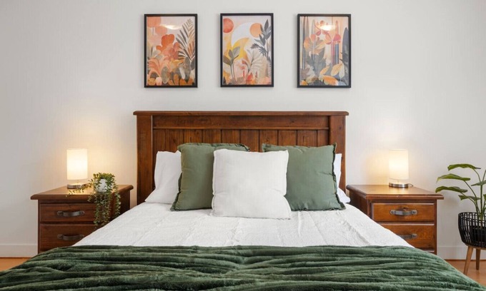 Box Hill Apartment | Comfy Box Hill Unit: Near Station + Restaurants!