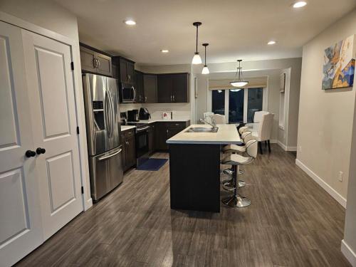 Regina Villa | Comfy Home in Harbour Landing - Regina
