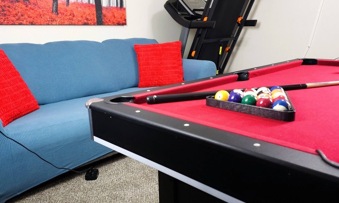 South Gate House | Comfy King Private Suite Near UMD BWMC & BWI with Pool Table and Treadmill.